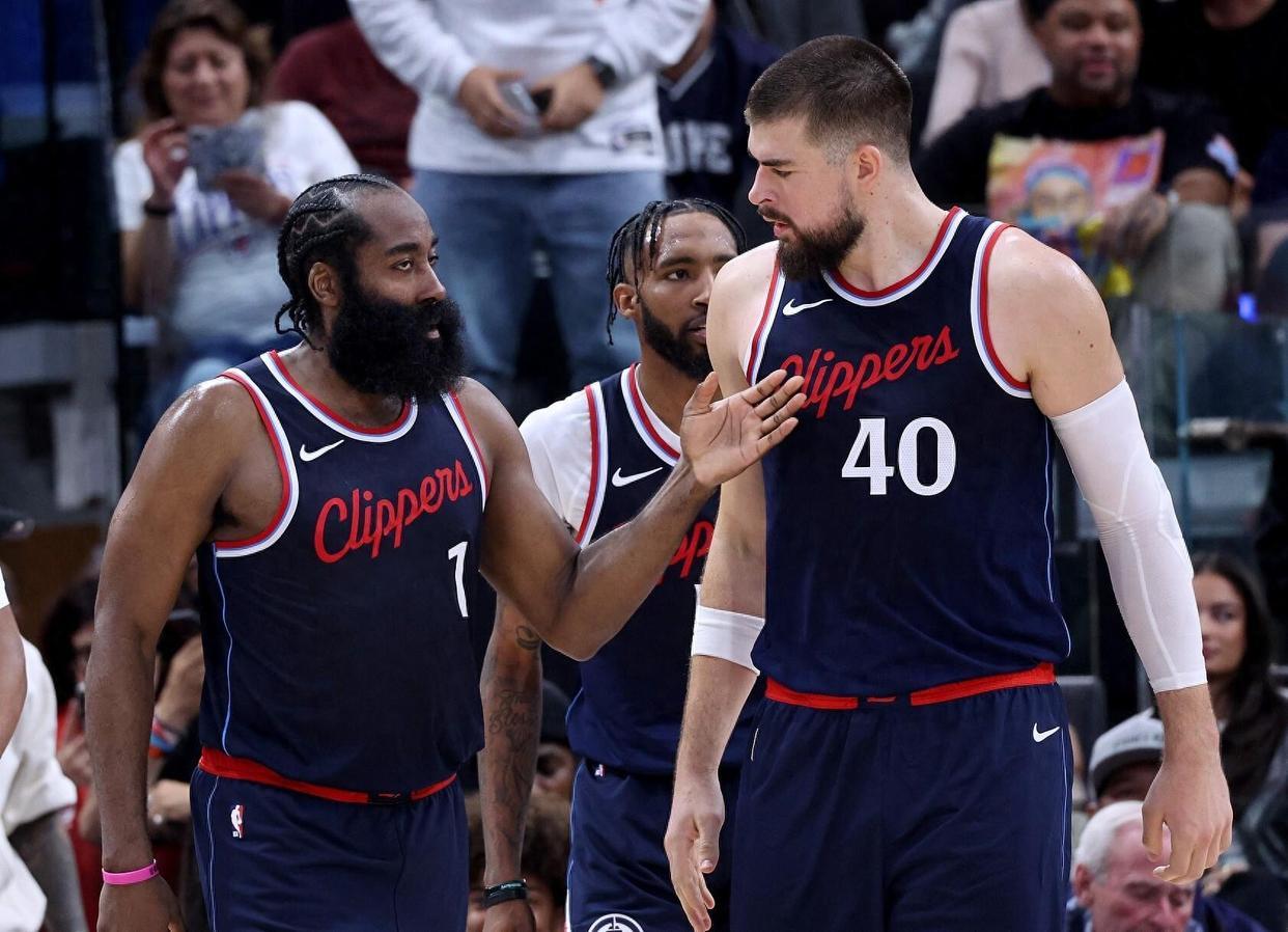 有种预感，祖巴茨比哈登、小卡先离开快船！据NBA名记BrettSiegele