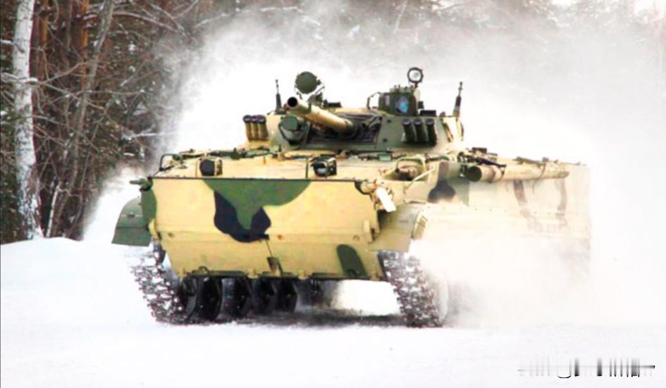 BMP-3步兵战车首批产量仅有230辆，不过这230辆BMP-3被生产出来以后并