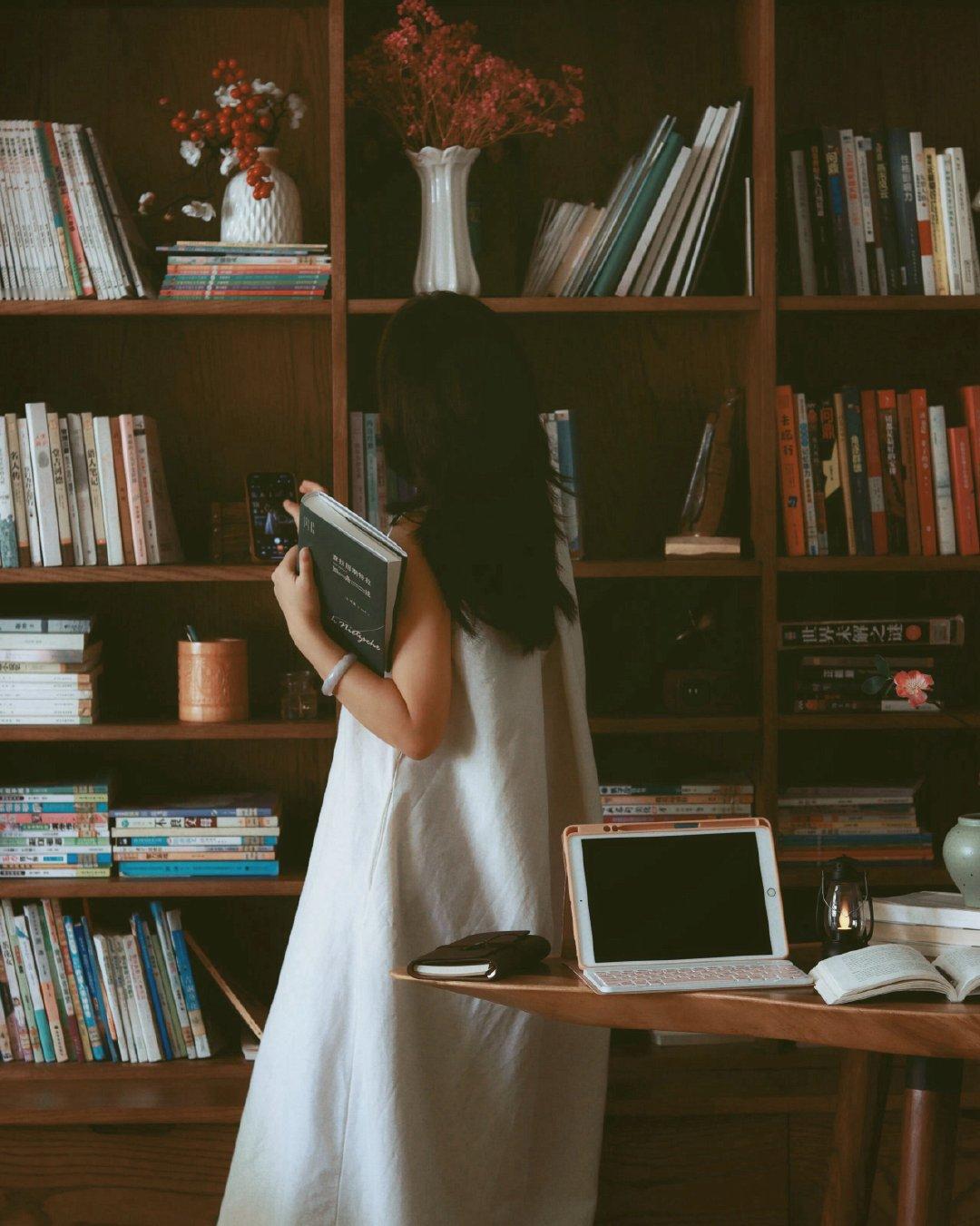 狠狠记住人性潜规则：1、凡是让你爽的东西，最后一定会让你痛。2、让你觉得很累的，