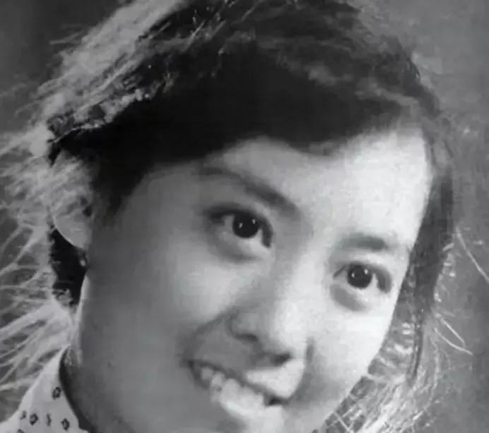 1966年，75岁的李宗仁迎娶26岁的胡友松，新婚之夜，李宗仁满怀欣喜地推开婚房