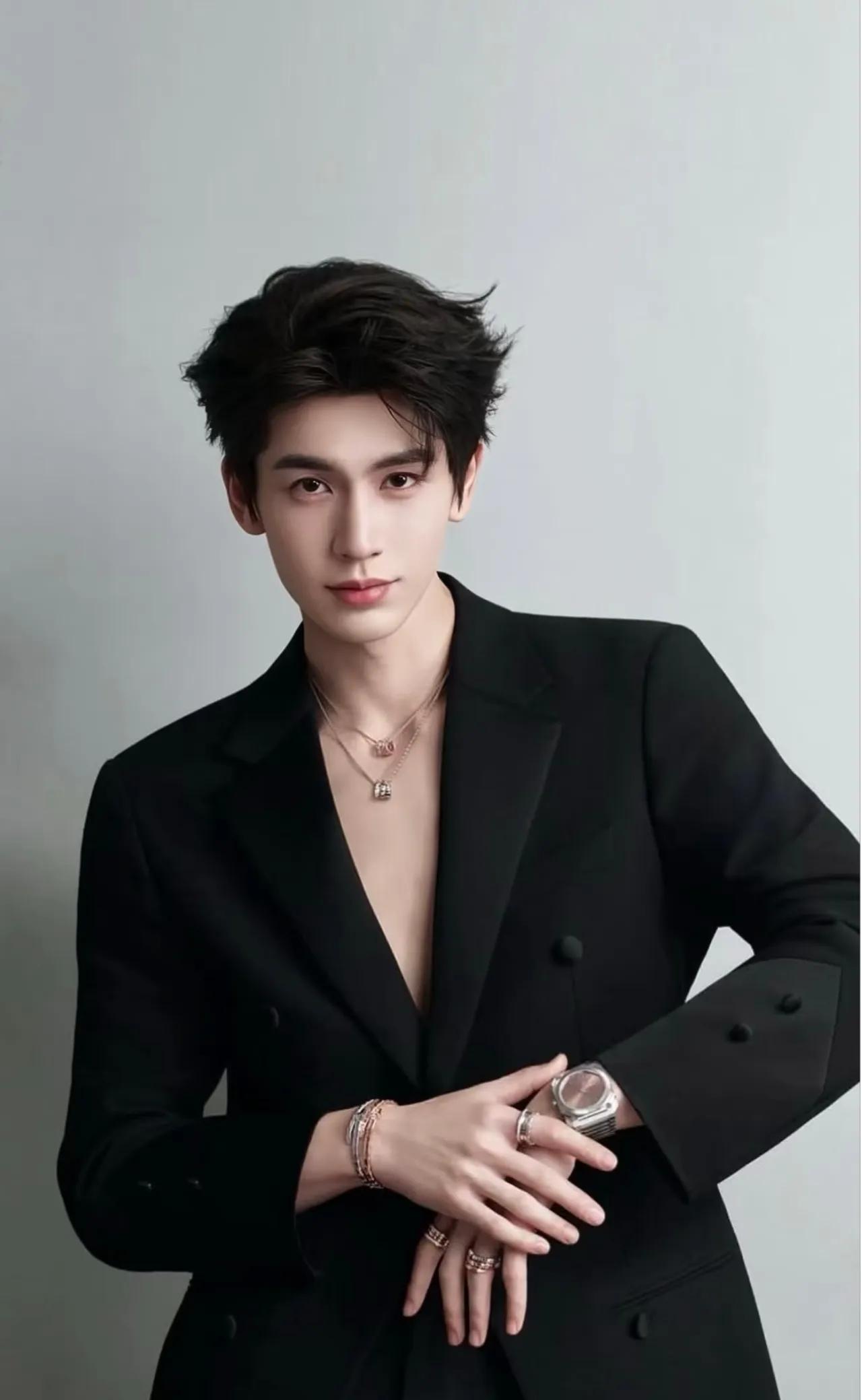 张凌赫啊张凌赫，听我一句劝吧，不要再演戏了，赶紧转行吧，你可以直接考编上岸，