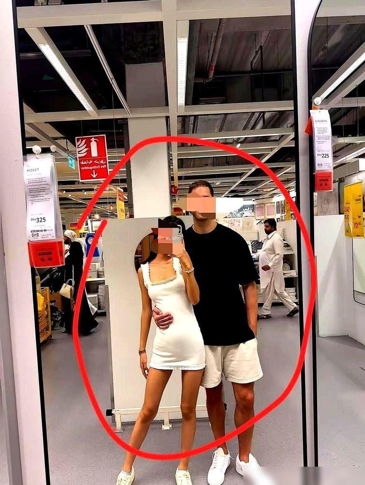 有些刚下飞机半年的留学生，还没认全校门，就先成了高端猎手的待摊销成本。当爹妈