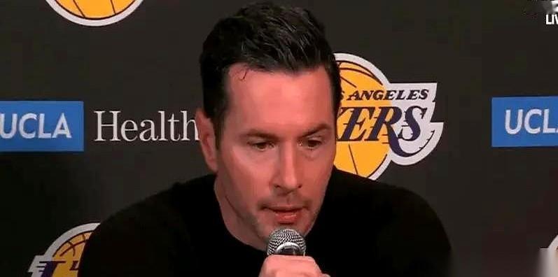 湖人新帅雷迪克，椅子还没坐热，话筒就先递到了嘴边。全场记者憋着的第一个问题，其