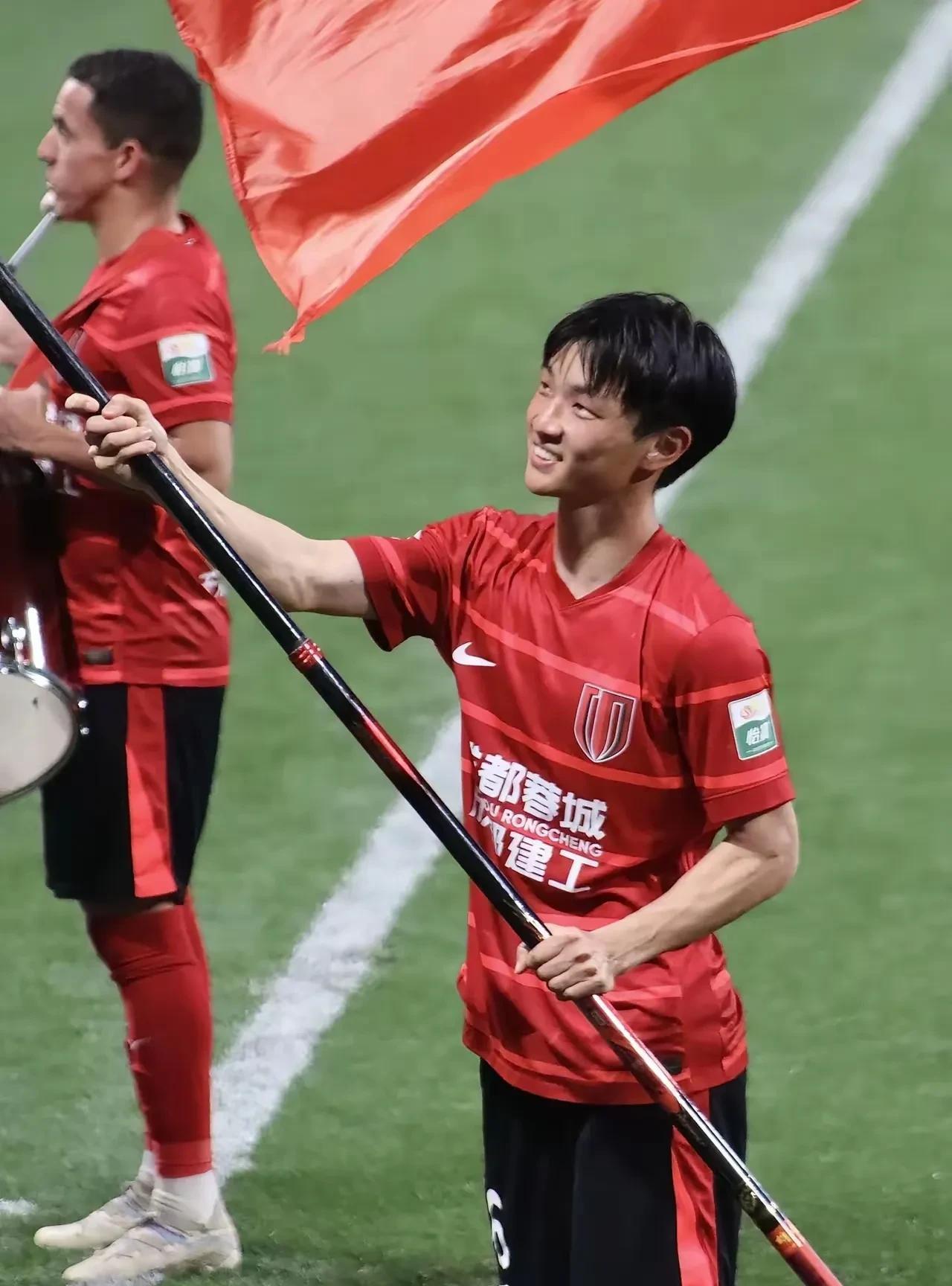 回归祖国4年终于在成都凤凰山爆发！杨明洋经历南通支云的沉寂后，在成都蓉城终于雄起