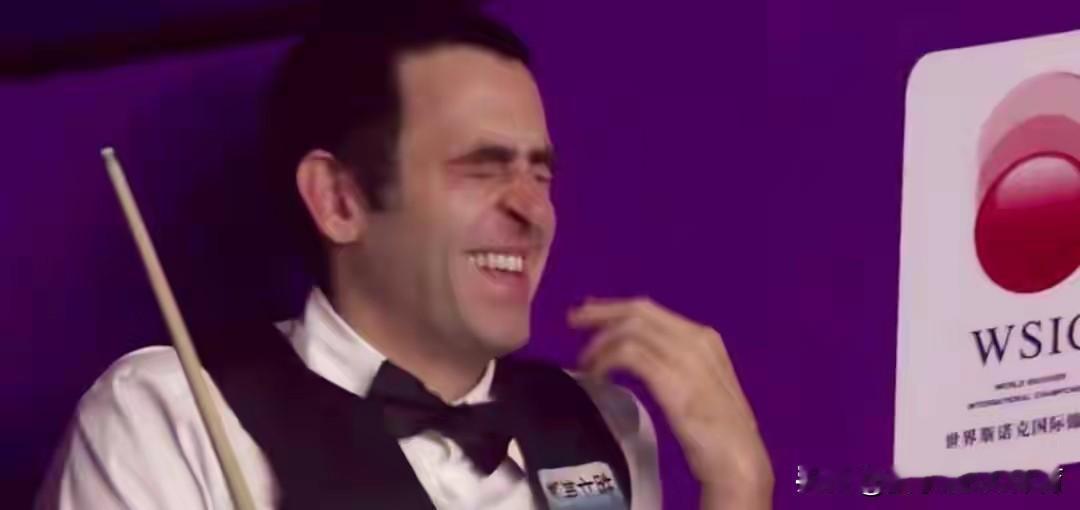 今晚9点，继续熬夜。斯诺克球员锦标赛决赛，小赵vs老张。一个20多，一个50