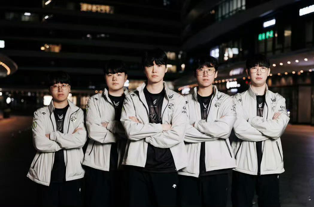 Chovy8884844GEN止步S15四强Chovy啊，再一次倒在了四强。世