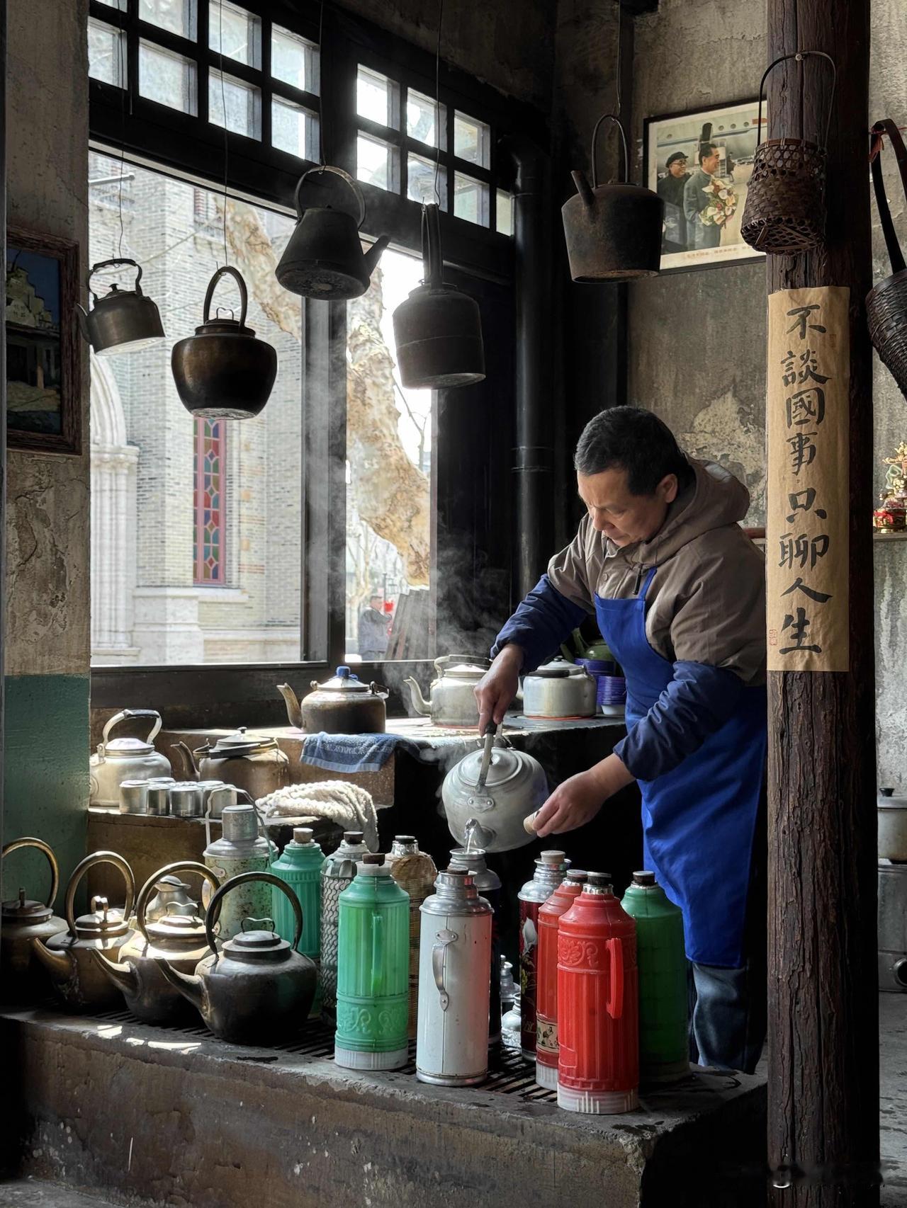 濮院古镇的一元茶馆让时光慢下来一杯茶只要一块钱能坐一下午走进来就像穿越