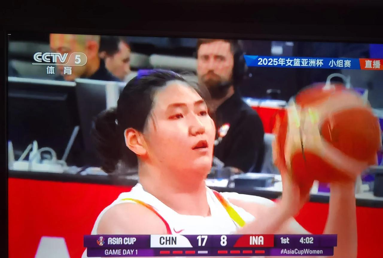 中国女篮练了这么久，还是没有找到给张子宇传球的办法。今天是亚洲杯中国女篮首场比赛
