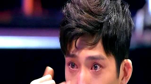 28天就被扔掉的井柏然，靠奶奶捡瓶子养大。15岁奶奶摔伤，他跑去求亲爹，一