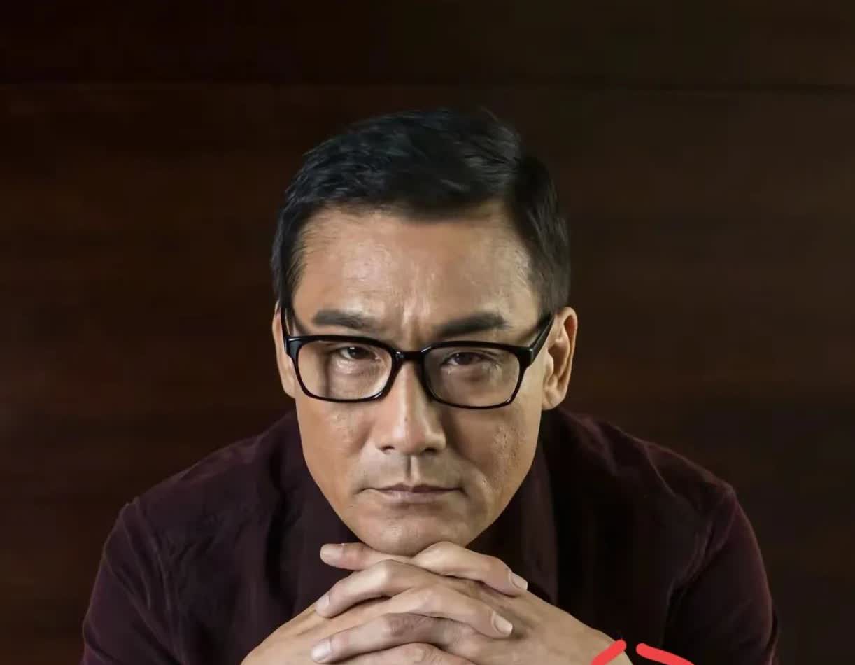 发现一个玄学，那就是梁家辉这个人参演的影视剧，最后的结果都是像主角一