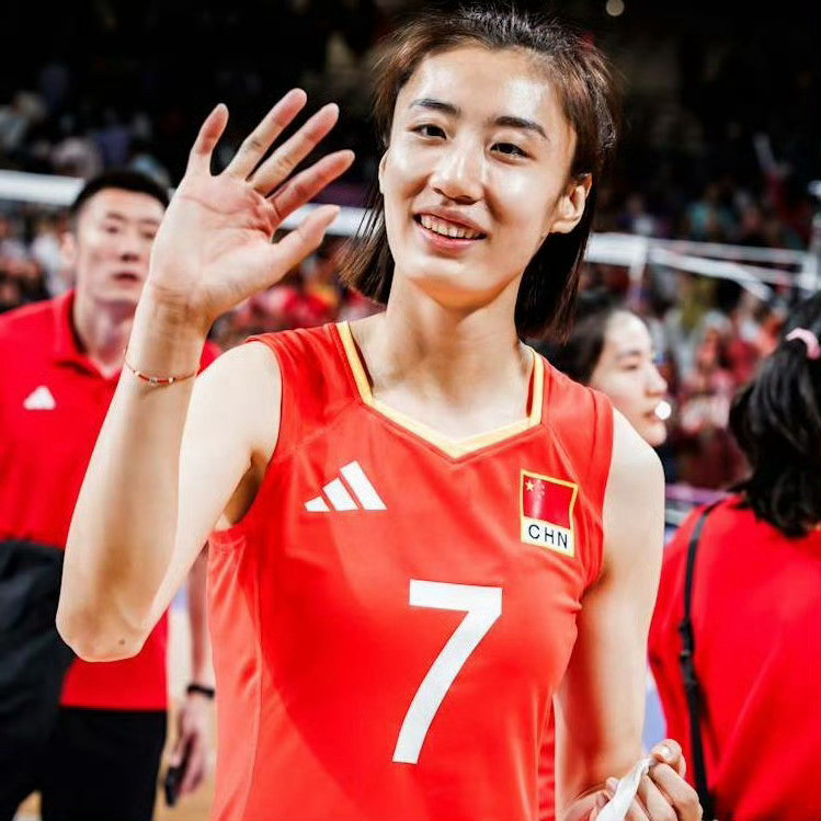 【王媛媛应该可以打主力吧？】随着加拉塔萨雷官宣王媛媛的加盟，主要框架有：▲主攻