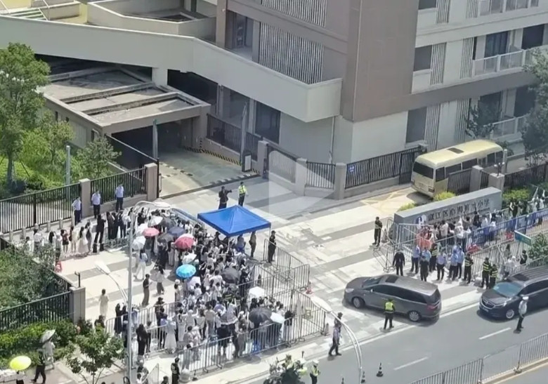 难怪有网友说跑男来台州这阵容根本就是些三四线没名气的看了网友拍的这个果然是毫