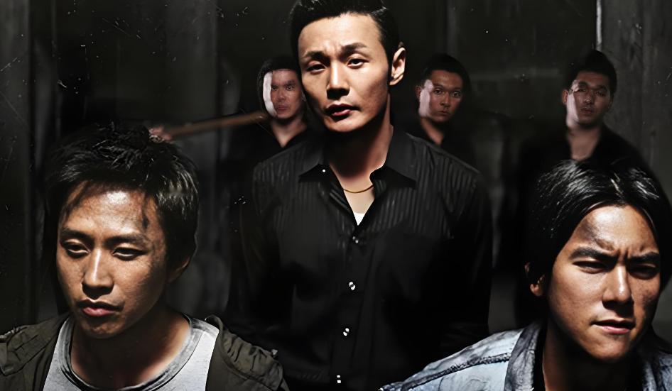 2016年韩寒拍《乘风破浪》，给李荣浩打电话，想让他演歌手。李荣浩说，想要演黑社