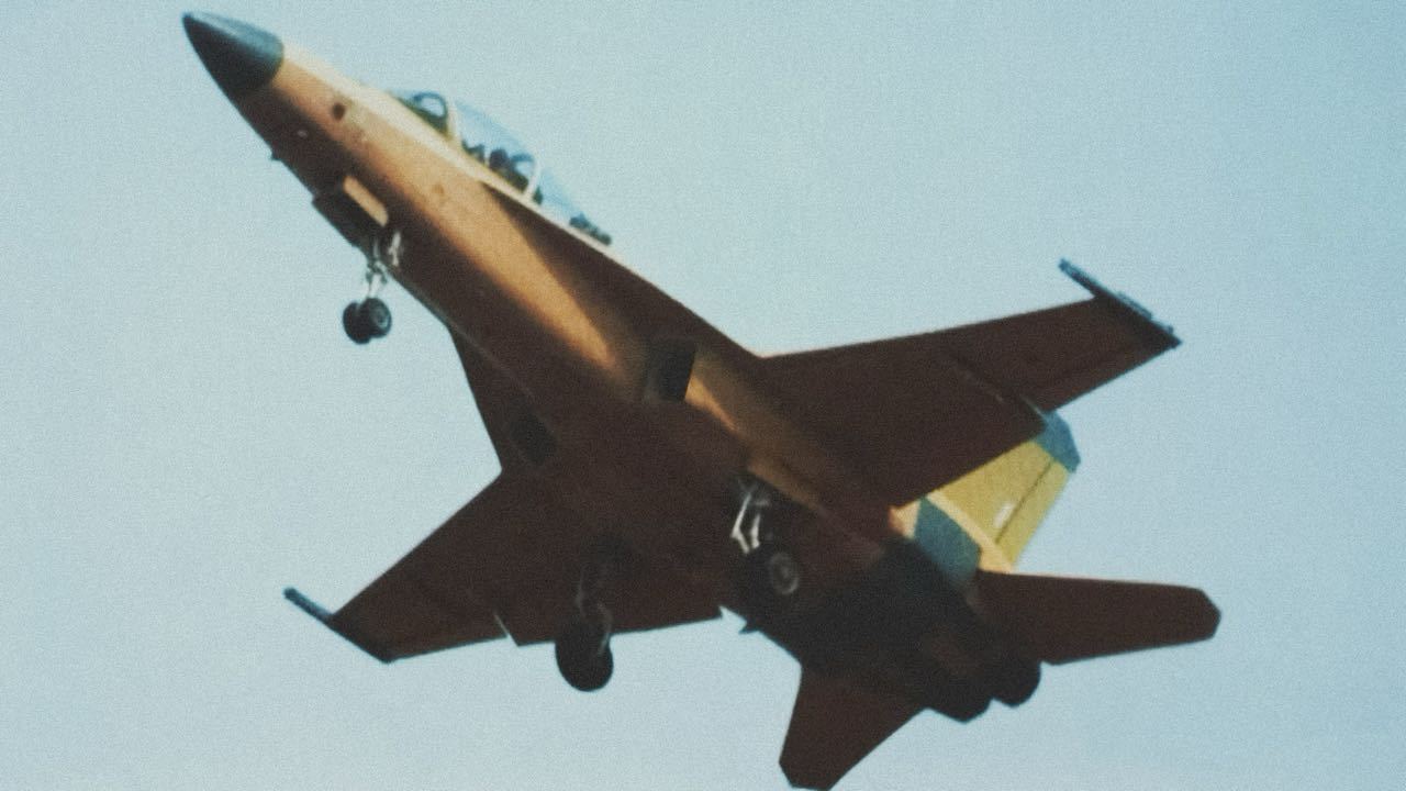 超级小黄蜂新图[墨镜]对比JL10加长了，感觉苗条了一些[思考]可以作为新型教