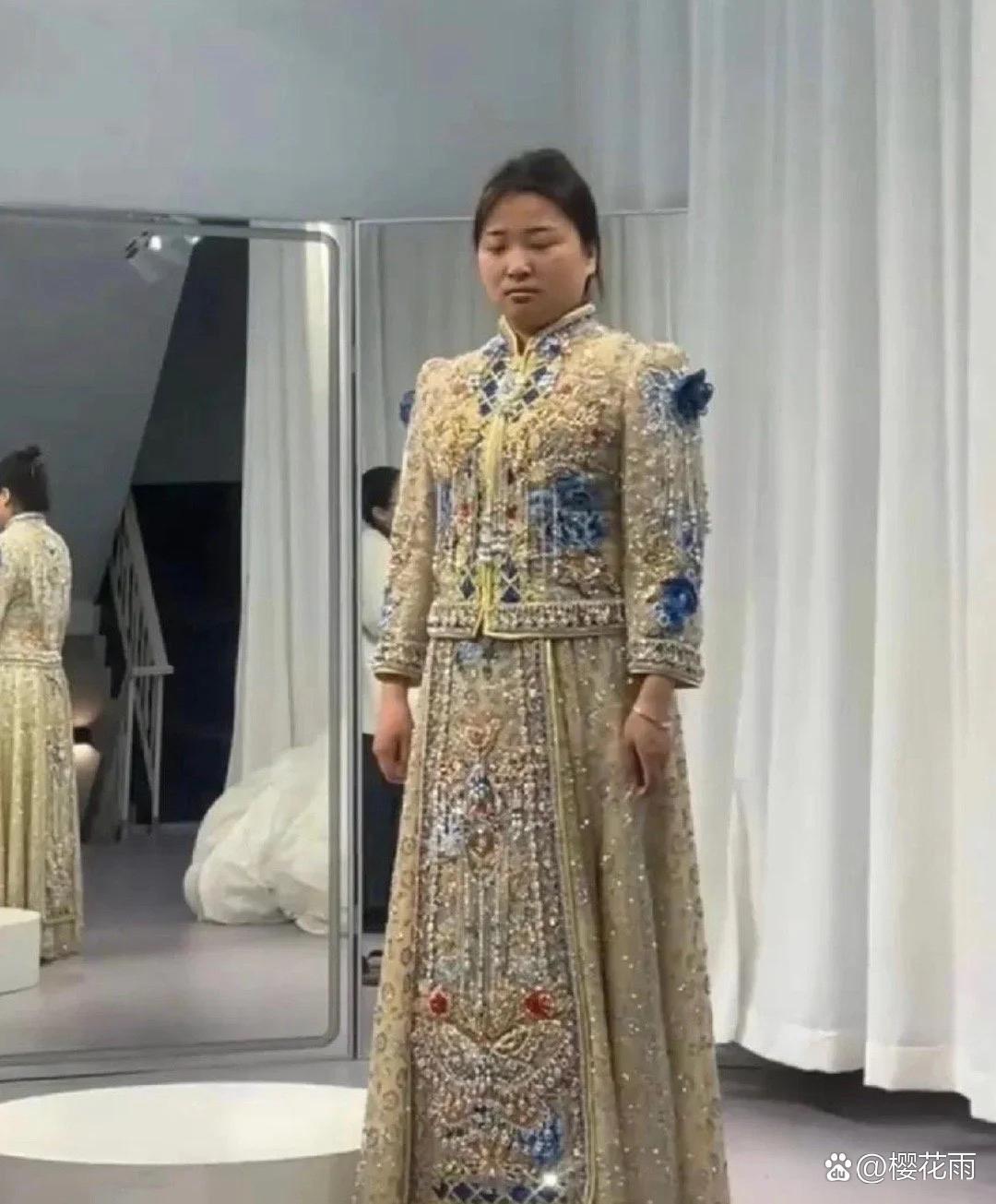 女子去试婚纱，看到成品笑不出来了