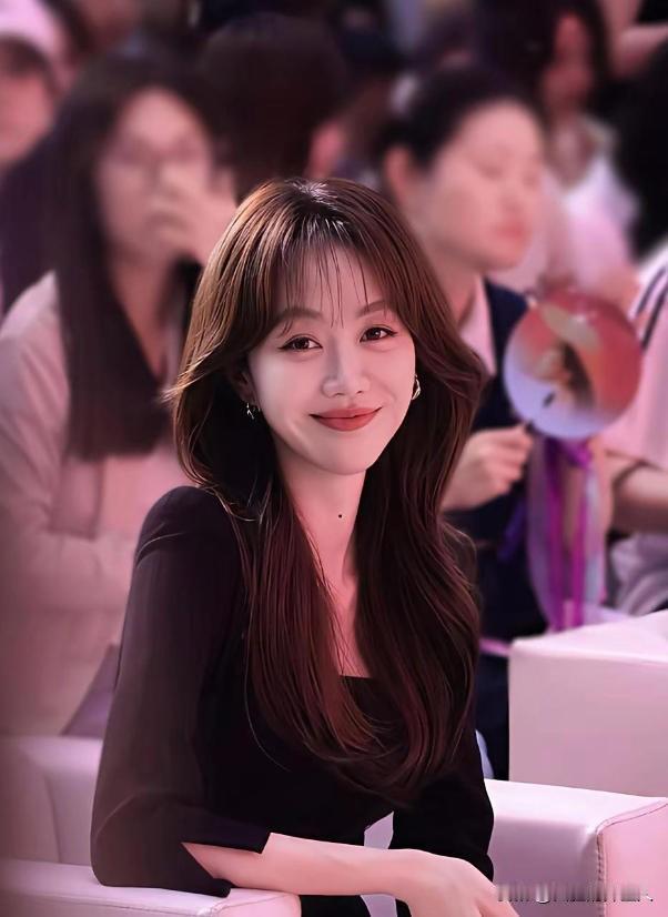 姜妍说，我原来跟朱雨辰在一起过，我经常在剧组做饭，他拿回家给他妈吃，他妈一开始还