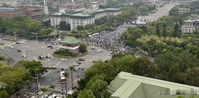 “2万人”塞不满凯道明天将有多少人上凯道，是这场活动成败的“唯一标准”。台北