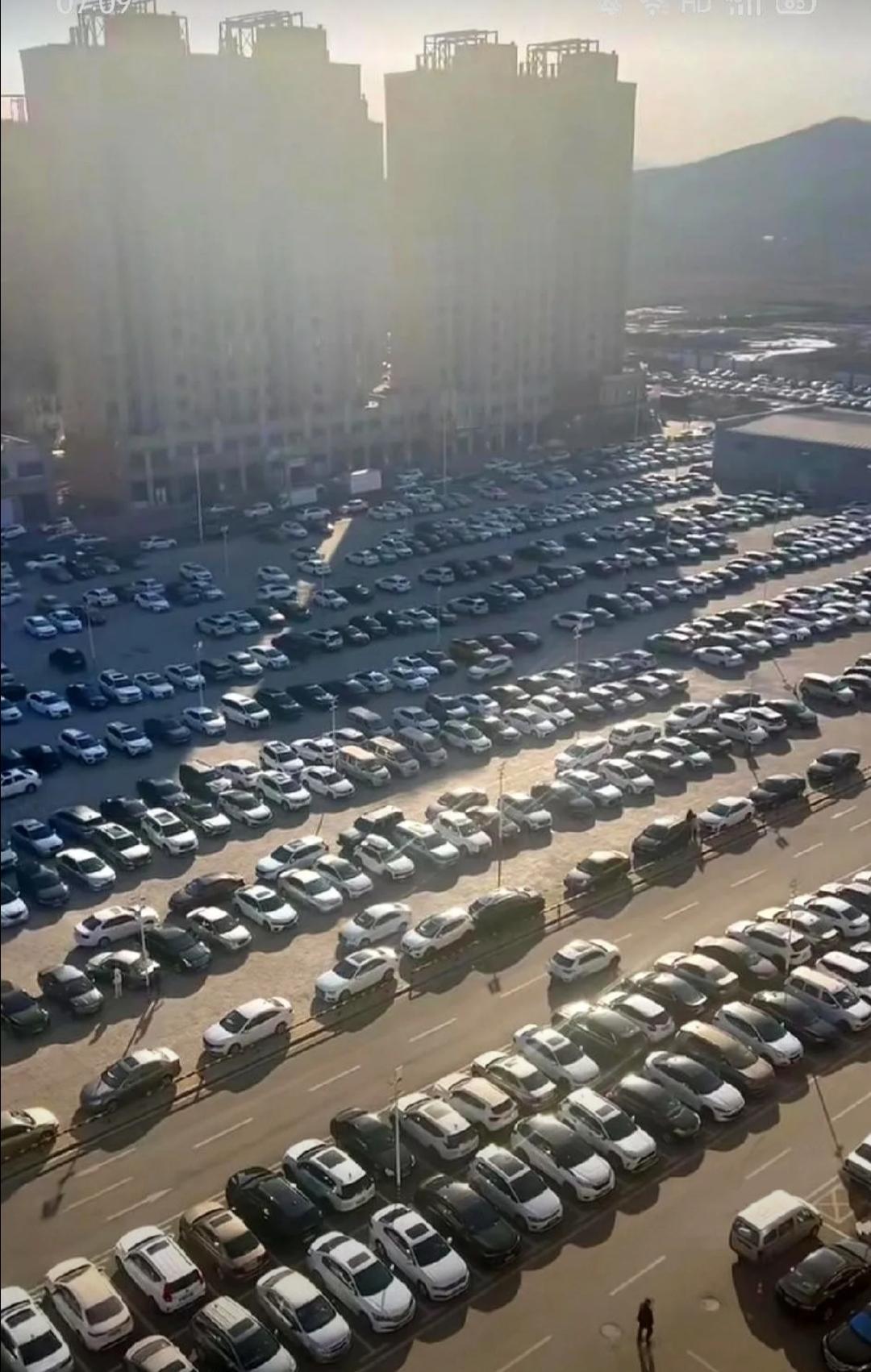 太糊涂了！吉林欧亚商场这波操作简直是自掘坟墓，好好的生意非要往火坑里推！眼