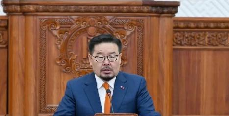这回，蒙古真的变了。蒙古这次政策转向确实让人眼前一亮。过去他们玩的是“第三邻国