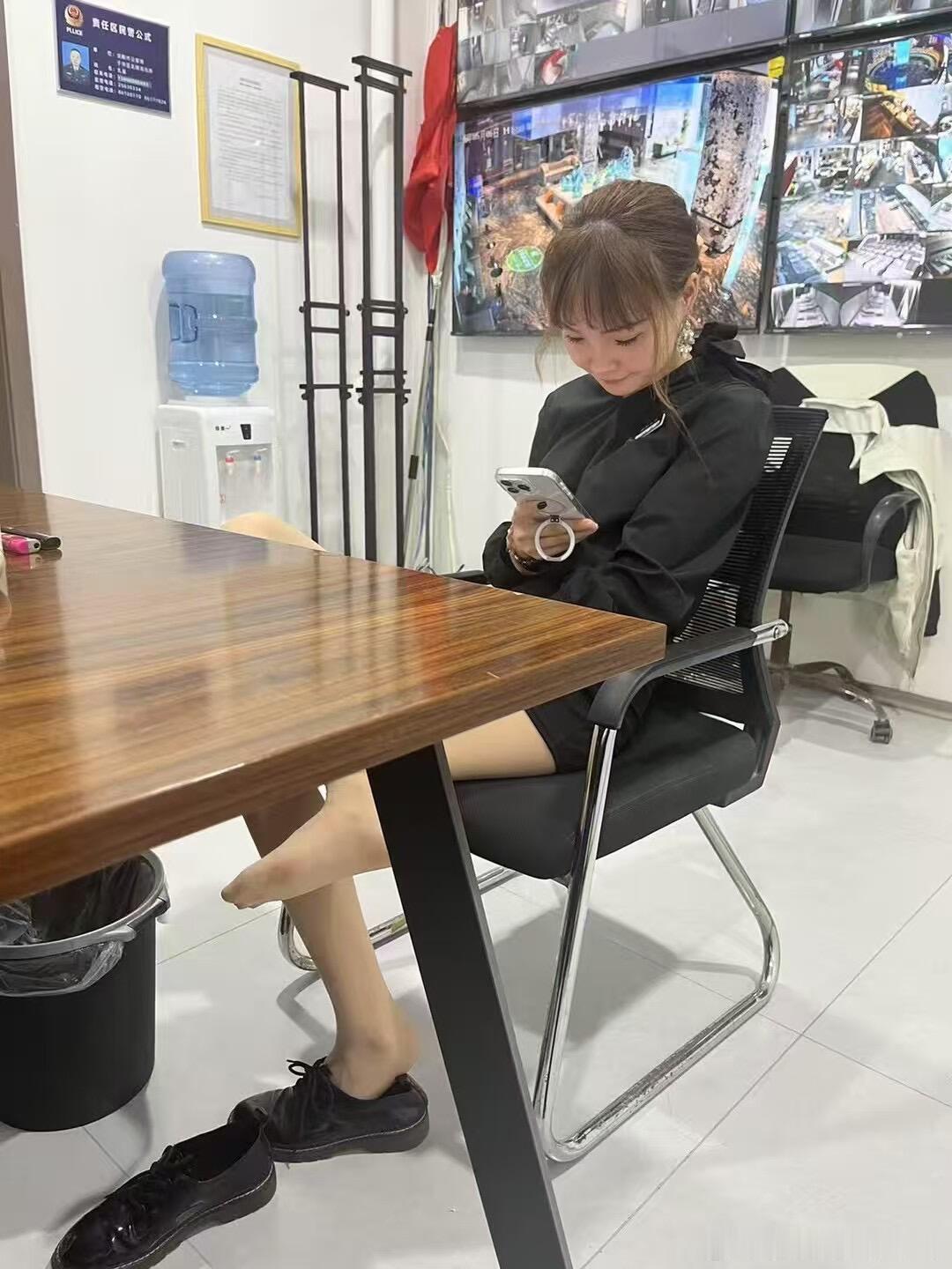 你办公室的同事都是怎么摸鱼的？​​​