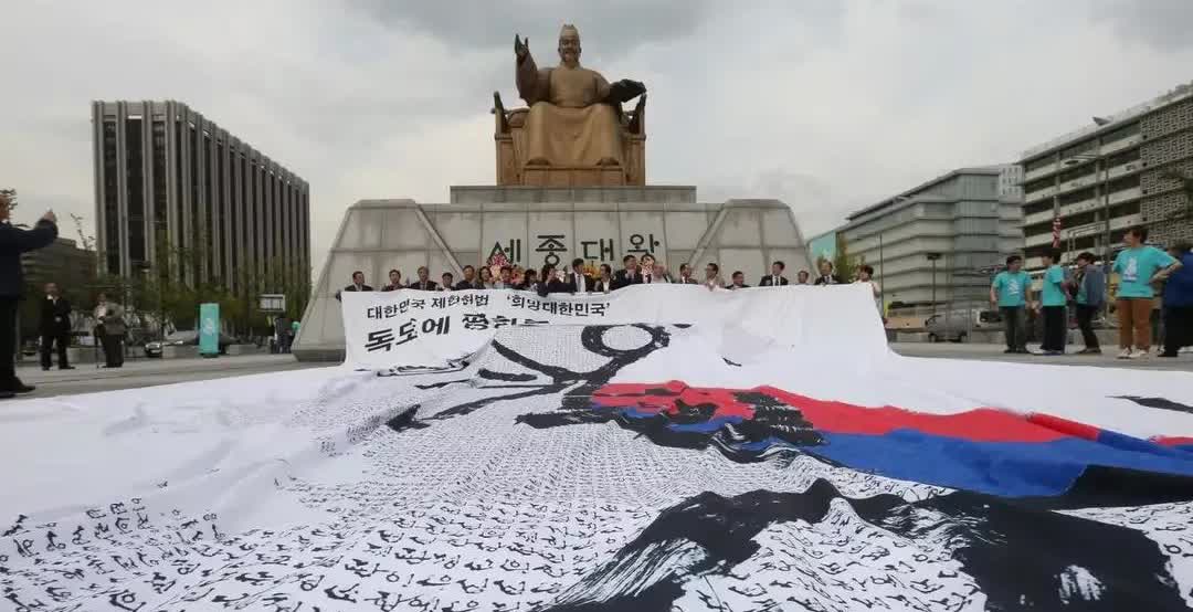 韩国在2025年将要申报的五个项目，分别是泡菜、端午祭、暖炕、韩医和海女文化，这