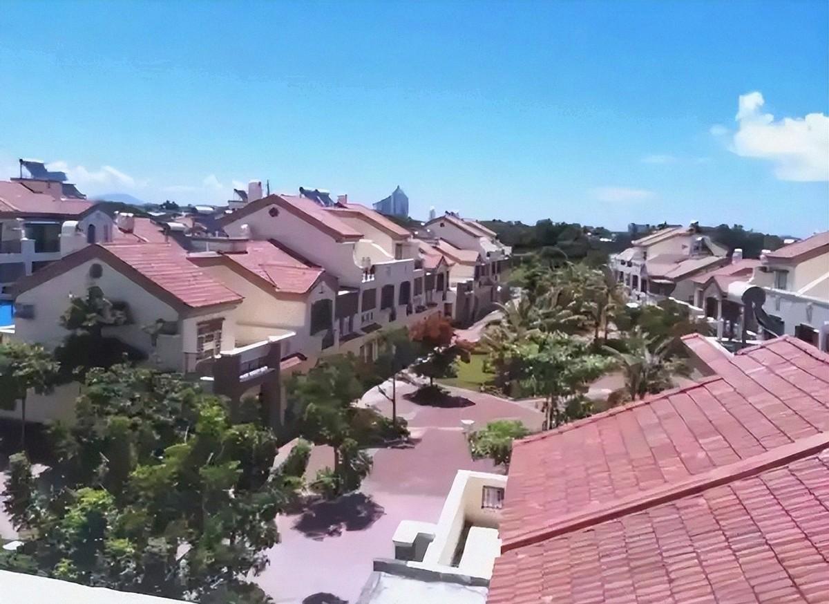 三亚不爽了？东北人撤离成潮，击垮他们的不是物价，而是生活现实 三亚的冬天