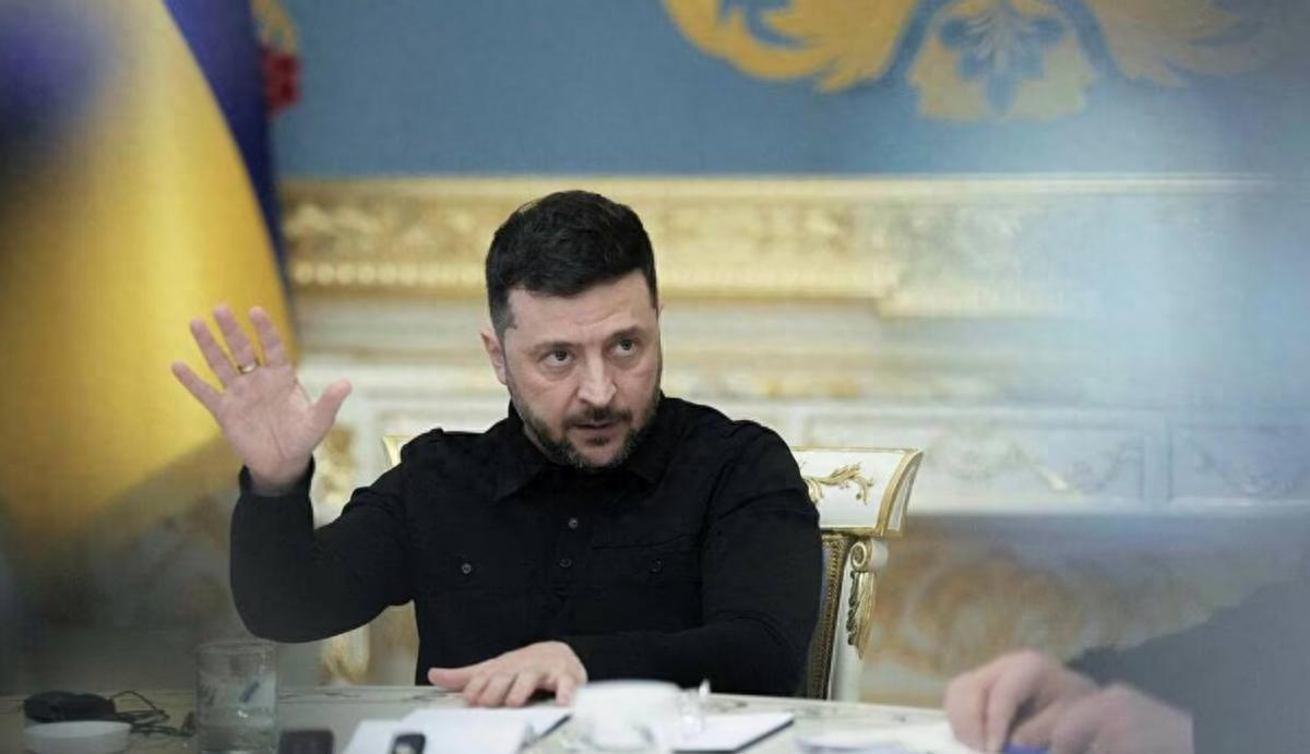 泽连斯基终于下达撤退命令，但很遗憾，几千乌军已经插翅难飞。 泽连斯基在11月