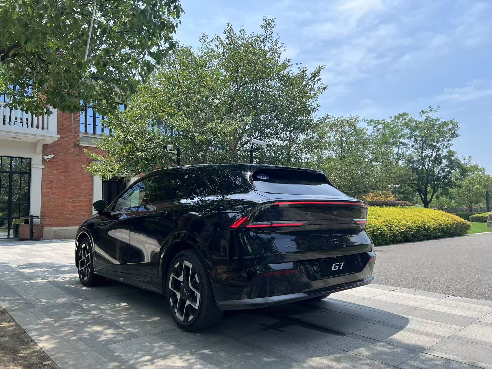 最近试驾了小鹏G7，过了很久才写这篇微博因为我想试图在辅助驾驶系统体验方面找一些