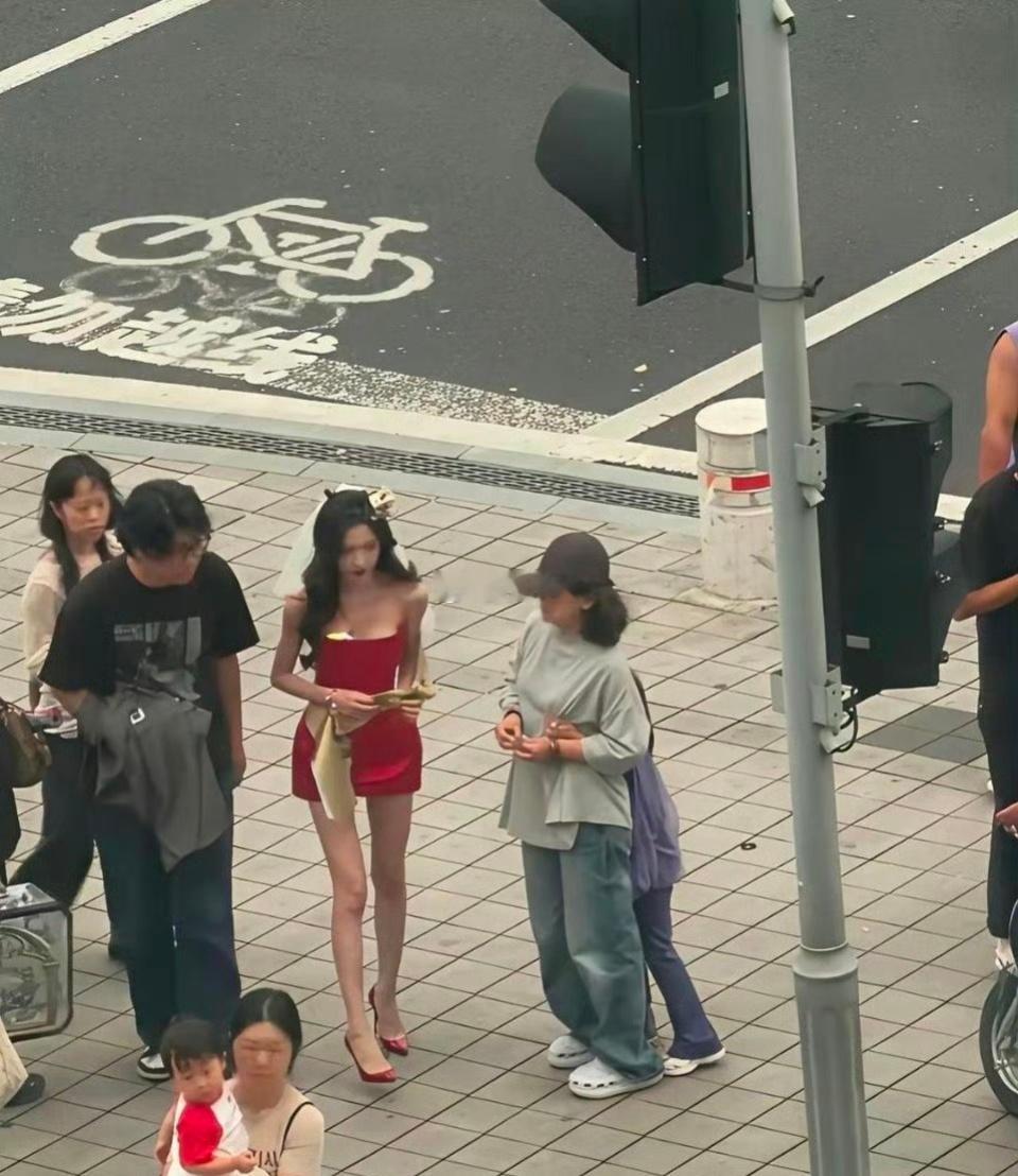 只有瘦到这种程度，上镜才刚刚好