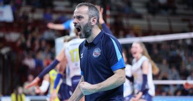 欧冠比赛日：朱婷意甲前东家斯坎迪奇主教练加斯帕里批评球队：