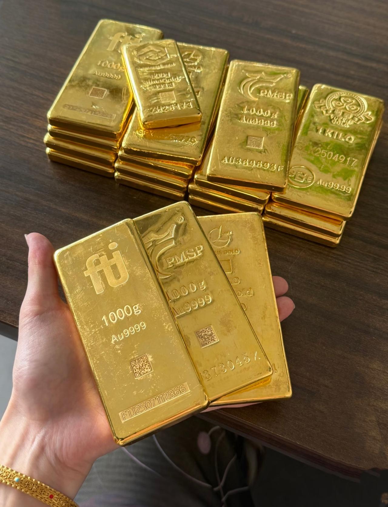 急着卖黄金的那批人,现在后悔了吧!10月29号晚,刚刚一查开心坏了直接涨到