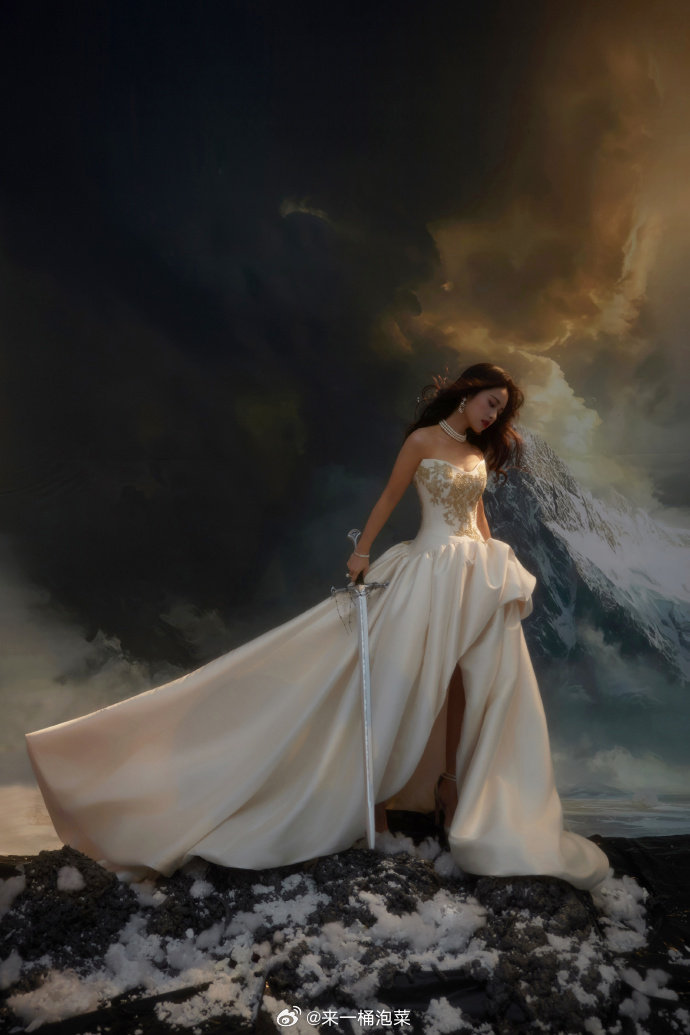 沈月是公主也是自己的骑士沈月工作室必有高人指点，截止目前女明星最佳，沈月的表