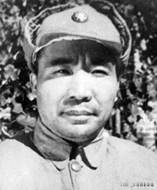 1943年10月，王耀武对柴意新说：“余程万那边缺人，你去常德吧。”常德城破之时