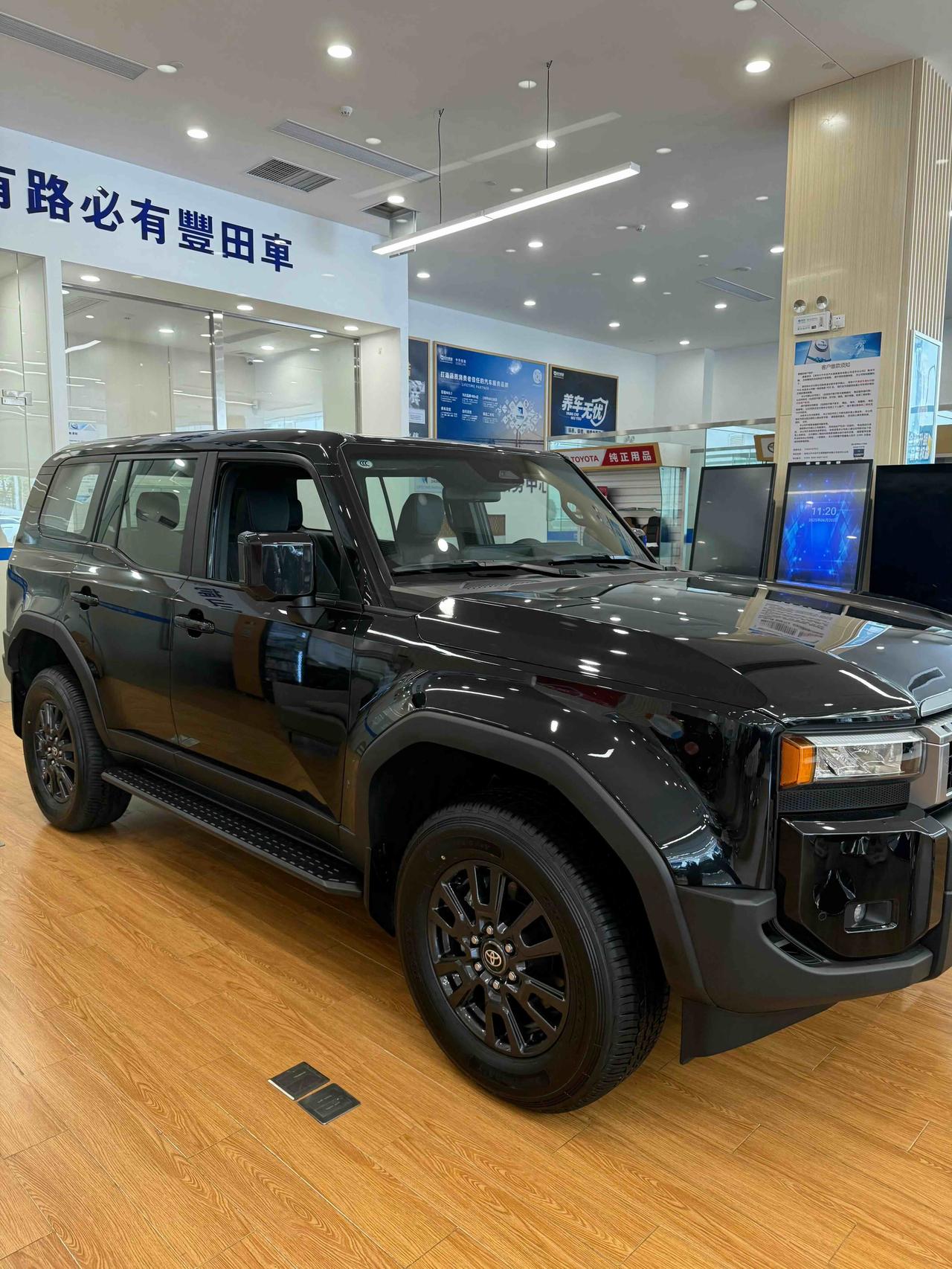 一汽丰田全新普拉多全能TX限时智享版来啦，置换价47.98万元起，1月1日至31