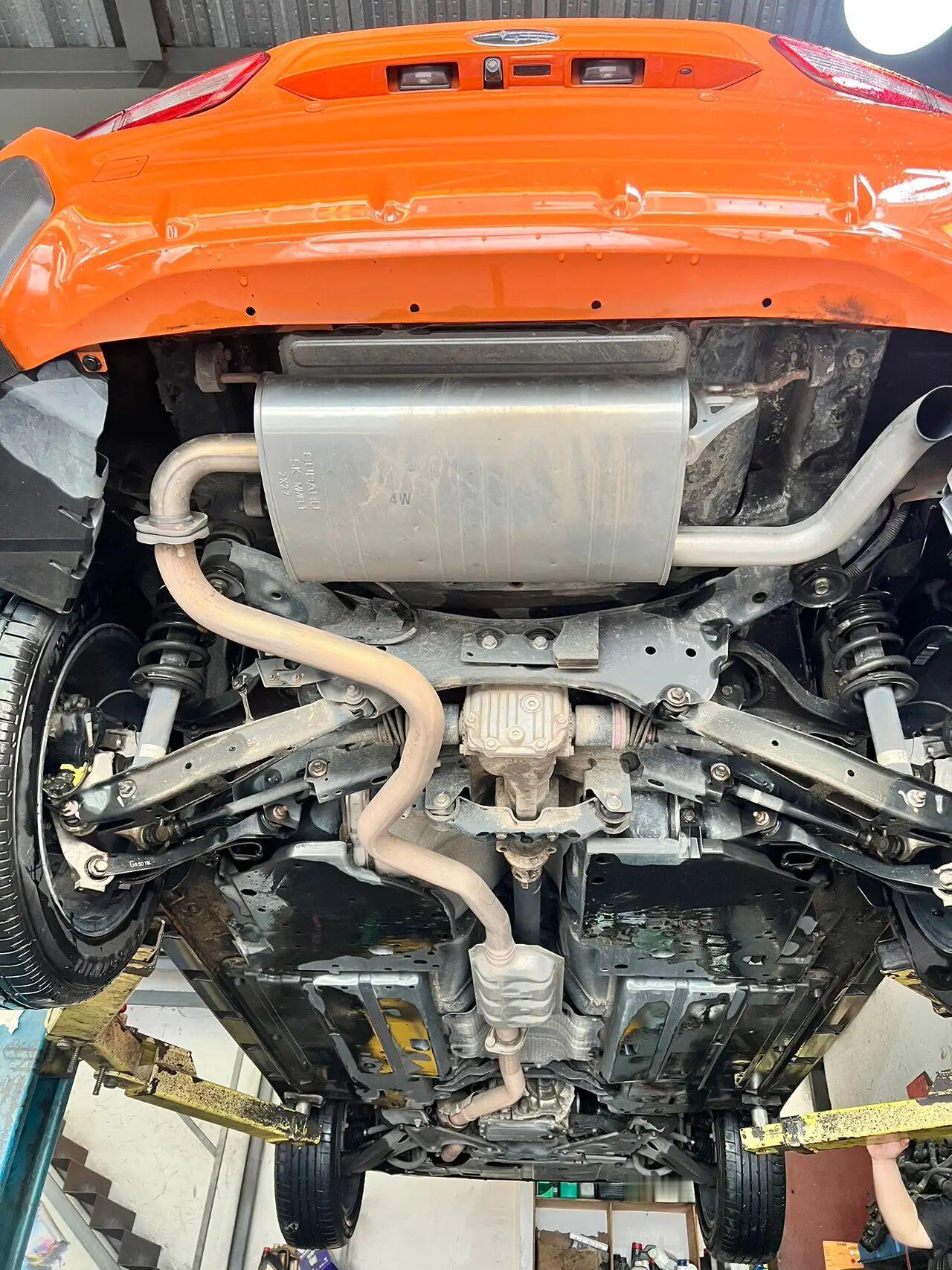 全时四驱斯巴鲁XV底盘用料怎么样斯巴鲁XV2018款，7年车10.4万公里，走