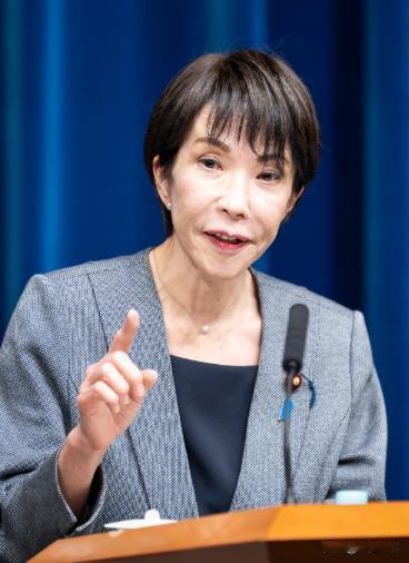 宁可不进深圳会场，也不肯认错？10月1日，日本共同社报道，日本首相高市早苗被问及