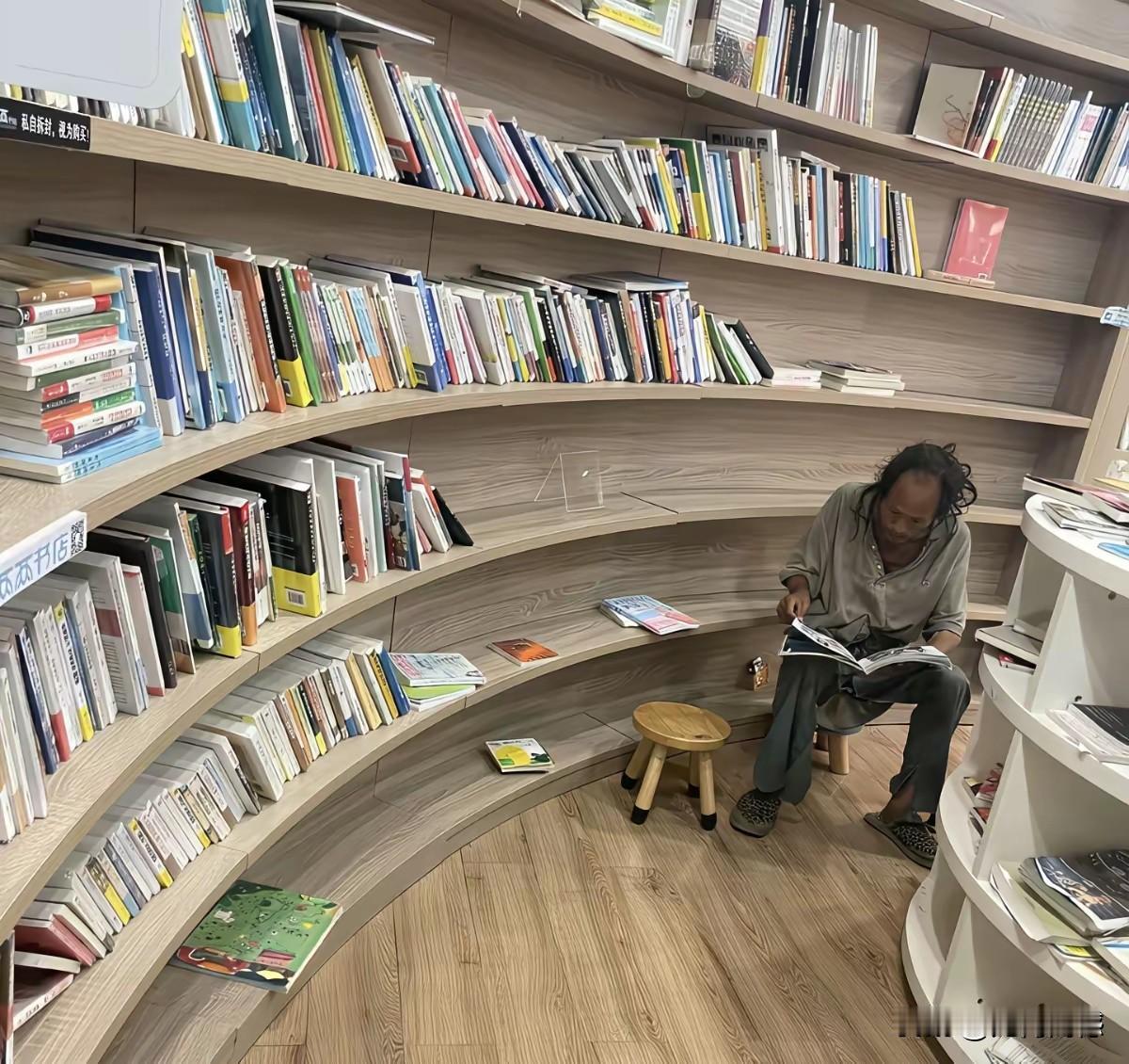 杭州图书馆里看书的流浪汉，让多少人感觉有些汗颜，实实在在说，现在很多人已经没有阅