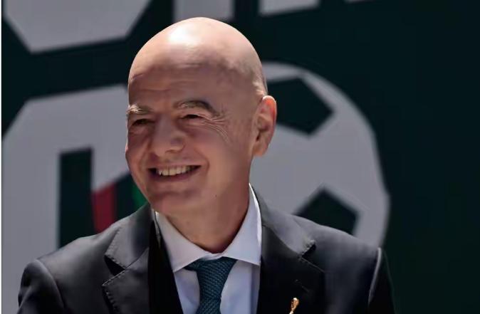 众叛亲离！国际足联主席因凡蒂诺，很可能因为这次巴洛贡红牌缓刑事件，遭到各成员国抵