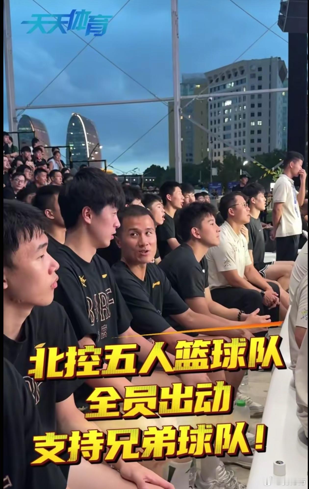 北控男篮张帆在接受天体记者采访时说，这个夏天大家在一块训练非常开心，希望接下来