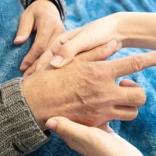 手指发麻别大意！5个信号是脑梗“警报”，现在知道还不晚！第一，突然手指发麻，