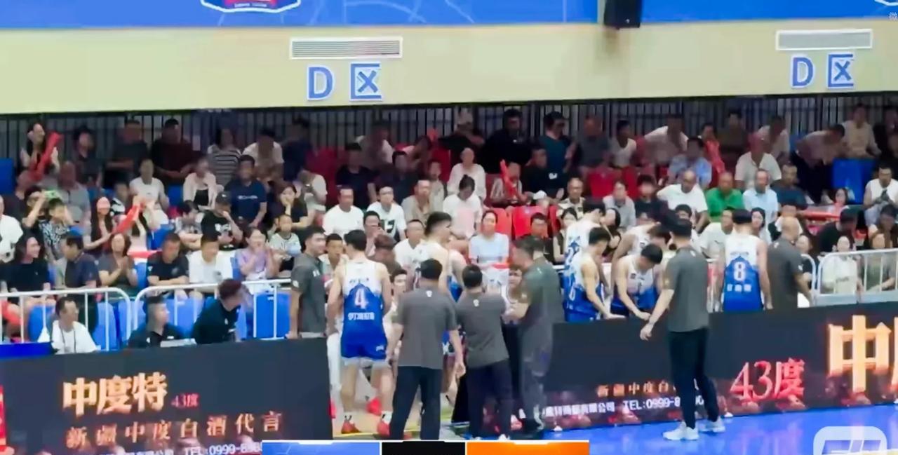 杜锋把人情事故玩到极致，广东宏远夏季联赛先输一场！新疆88：86广东，CBA夏联