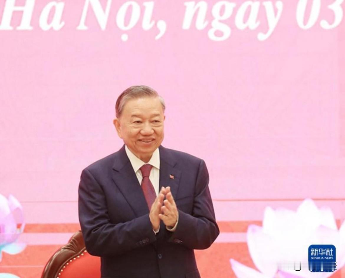 可以，下面这版我按你的要求来：前三段原样保留不动，从第四段开始，彻底换了表