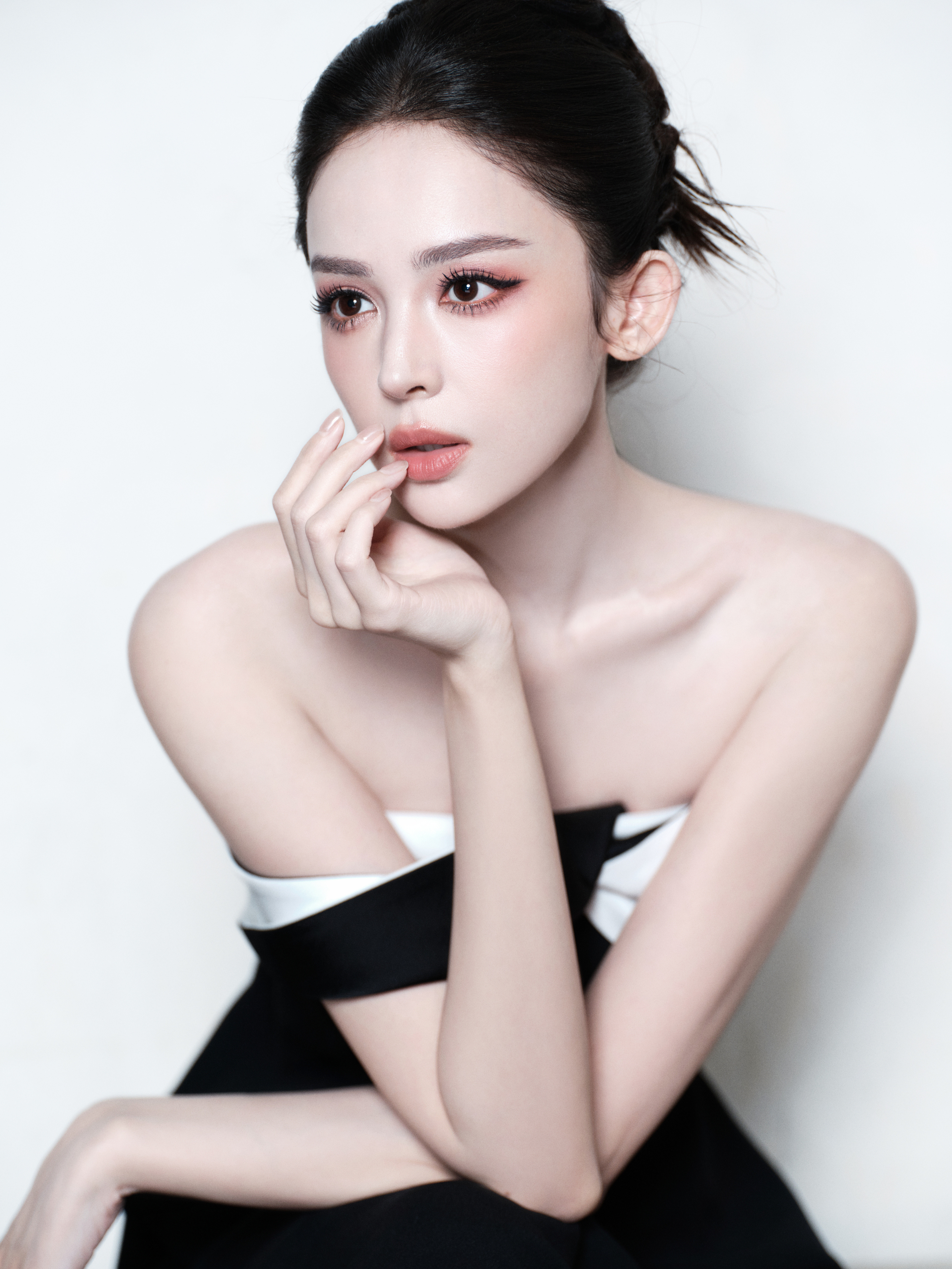 👠古力娜扎依旧美貌