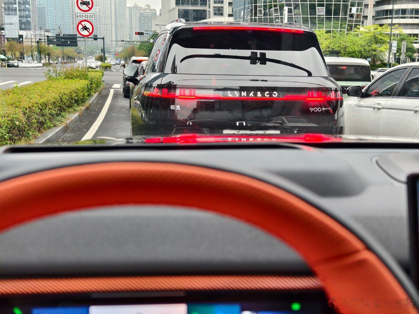 当你在路上遇到同款车友，你会说_____[滑稽笑]领克900汽场全开领克