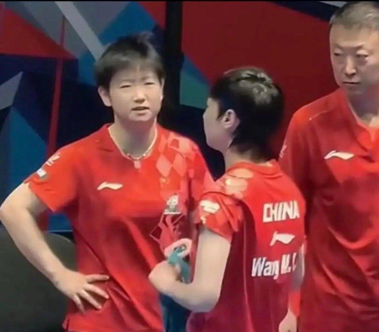 马琳没动，她冲上去了！孙颖莎对王曼昱说的这几句，听得我起鸡皮疙瘩王曼昱刚丢分，整