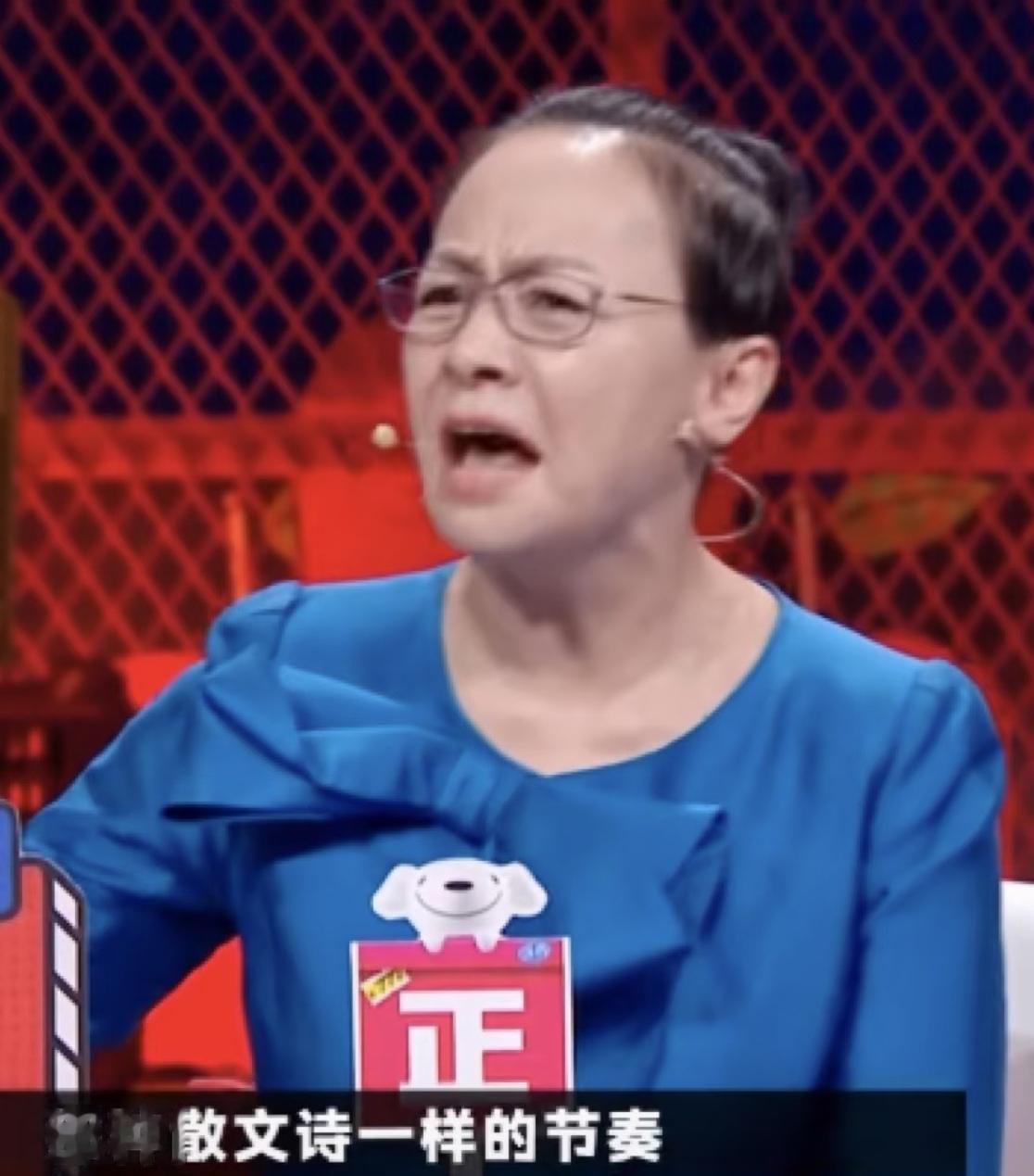 不得不说，宋丹丹看人是真准！当年在《奇葩说》上，她就评价蔡康永嗓音好听，条理清