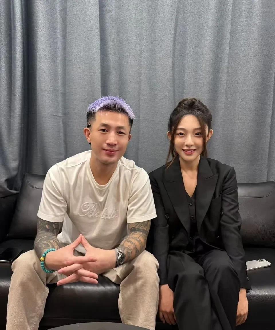 看到仙洋和自己两代扛旗人娜美如意合体互动，从他慈爱的眼神，看得出已经把娜美和如意
