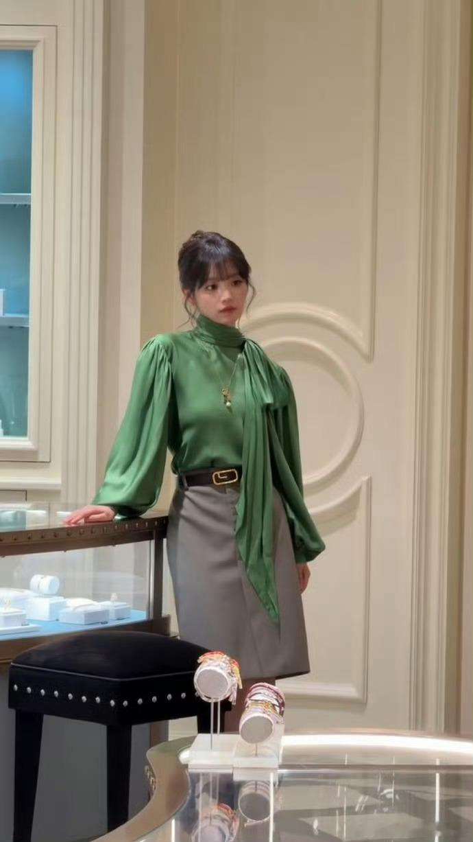 张凌赫田曦薇今日活动状态，你Pick谁？