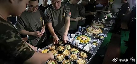 钢铁巨鲸的金钱游戏：揭秘航母每日烧掉370万背后的生存密码
