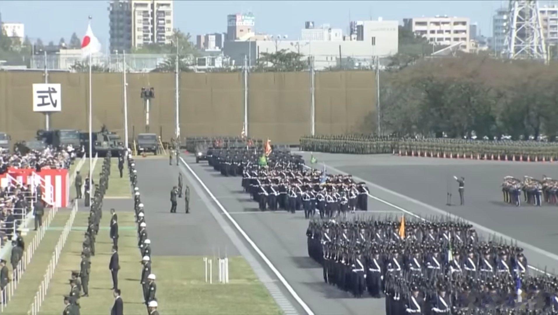 冷知识岛国阅兵实拍，看起来颇具声势